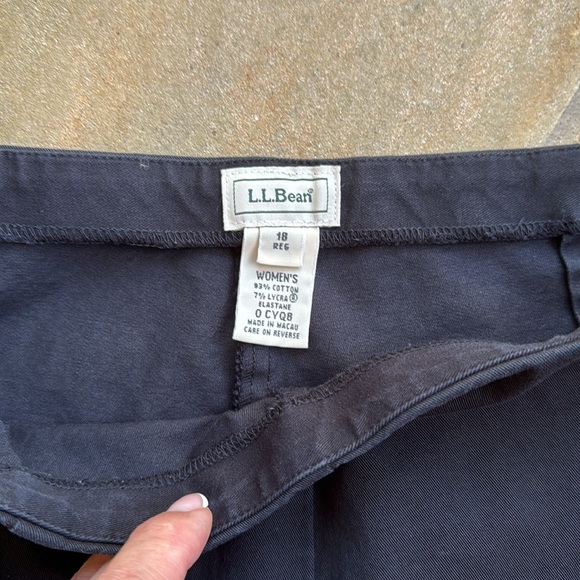 LLBean Women’s Black Pants. 18 - Picture 2 of 3